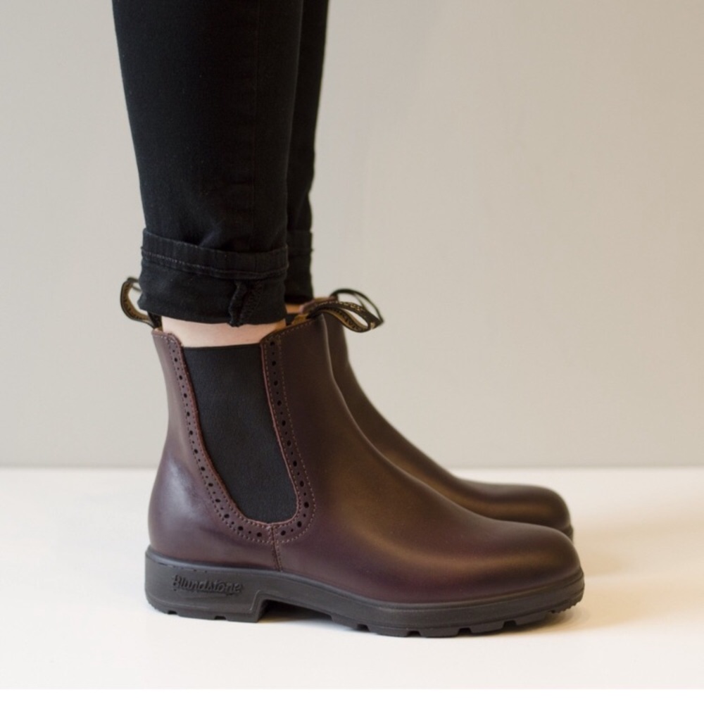 Blundstone High Top Chelsea Boot in Red / Shiraz US mens 8, women’s 10